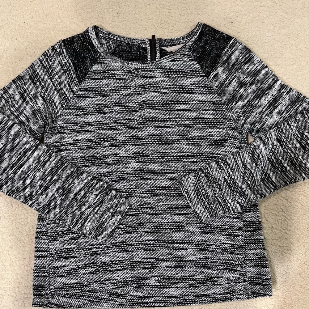 Banana Republic Black And White Knit Long Sleeve Top Size Medium.